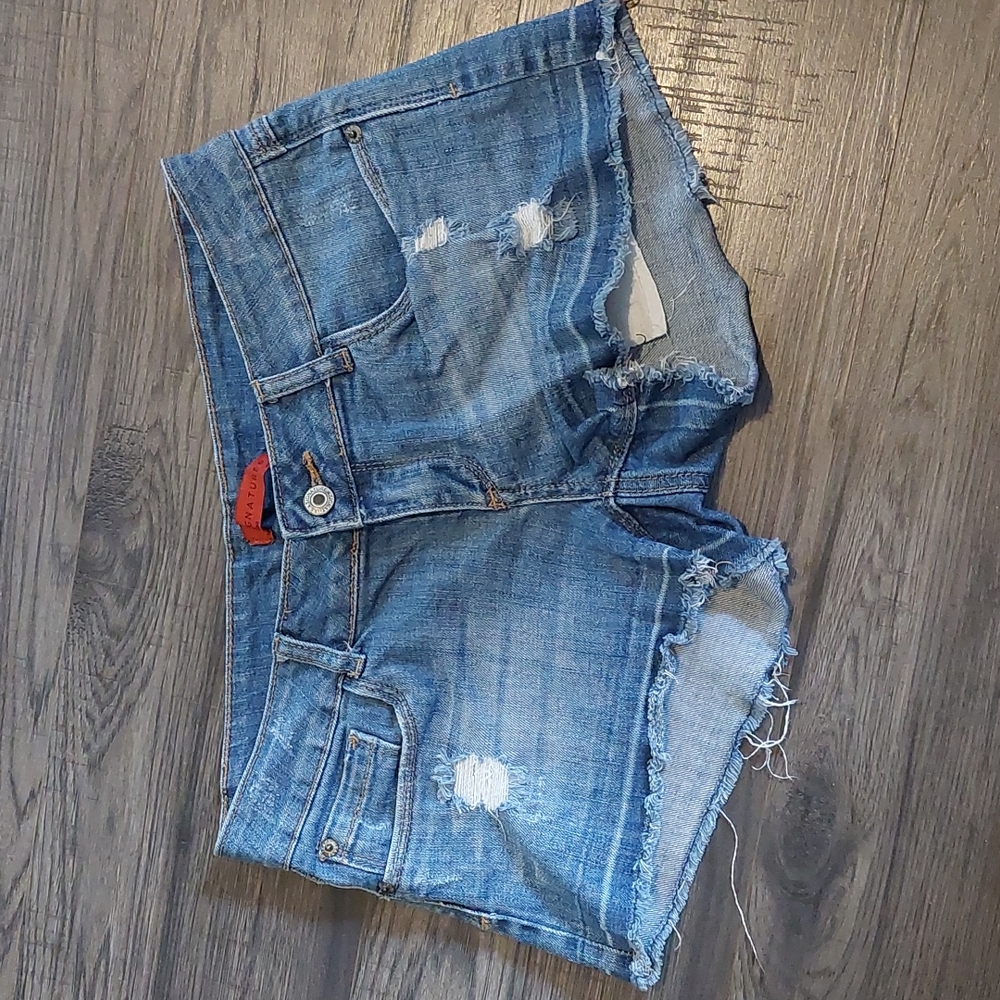 Signature 8 Distressed Jean Shorts Size M